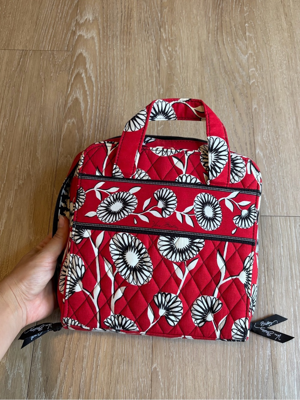 Vera Bradley Red Floral Cotton Quilted Tech Organizer in Deco Daisy Pattern